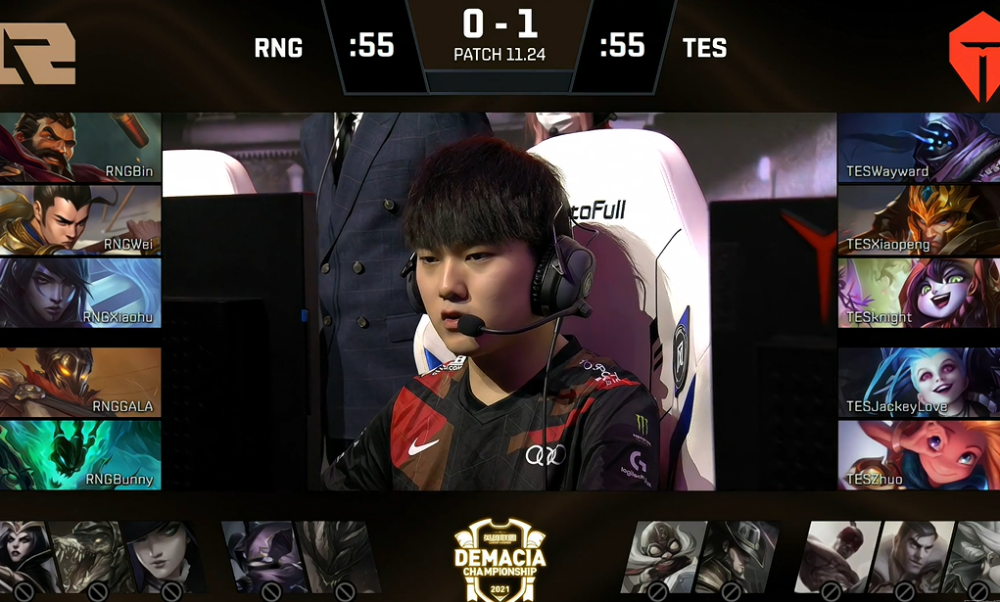 LGD翻盘FPX，JackeyLove拿下关键大龙激烈交锋半决赛，锁定晋级资格