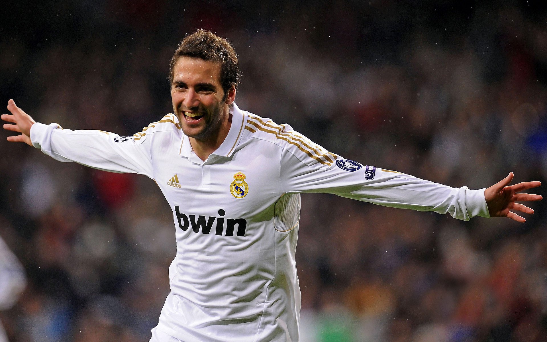 狼群吞噬高原，莫兰特上演意甲魔术秀—跨界体育的双重狂飙